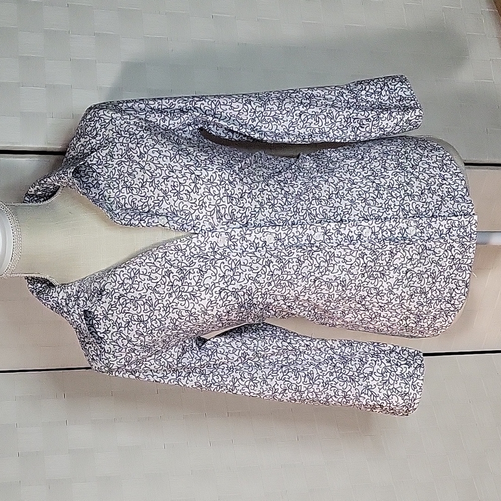 Coldwater Creek Size S- Women's Blue/ White Floral Paisley Button Down Shirt